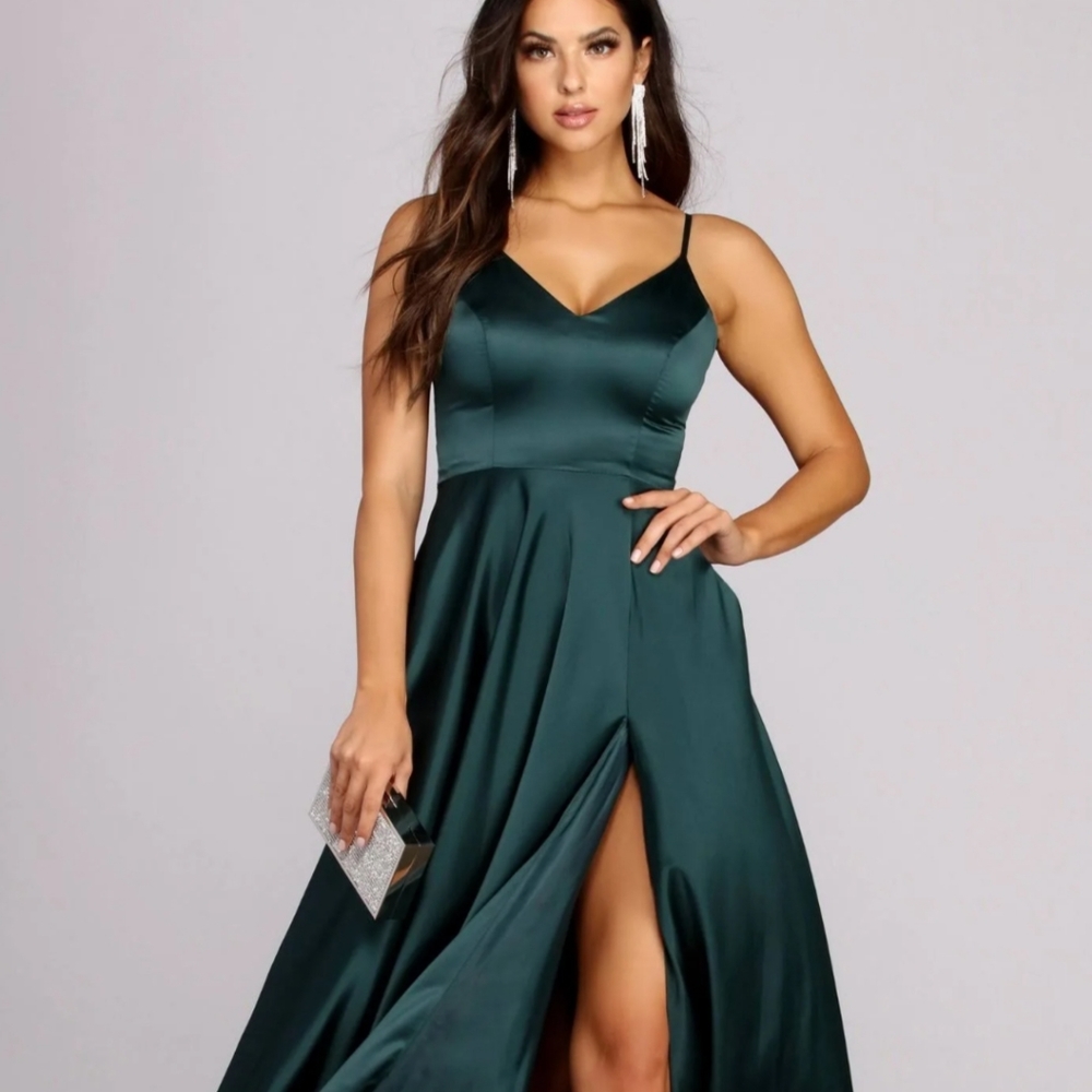 Satin gown with POCKETS!!!!